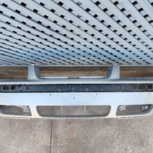 Parachoque delantero Volkswagen Bora 2000 - 2006