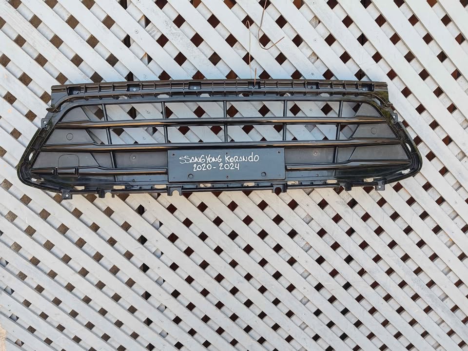 Rejilla de parachoque Ssangyong Korando 2020 - 2024