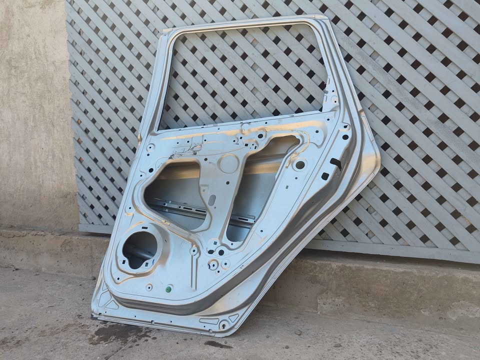 Puerta trasera derecha Honda WR-V 2018 - 2025 - Imagen 8