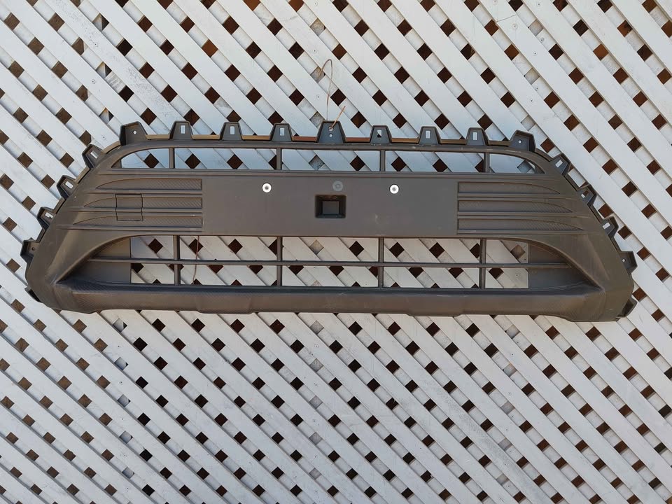 Rejilla de parachoque Mahindra XUV 300 2023 - 2024