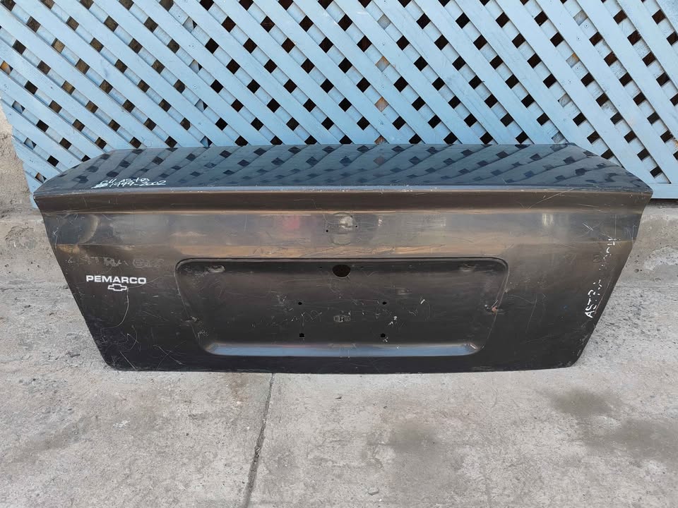 Tapa maleta Chevrolet Astra 1999 - 2002