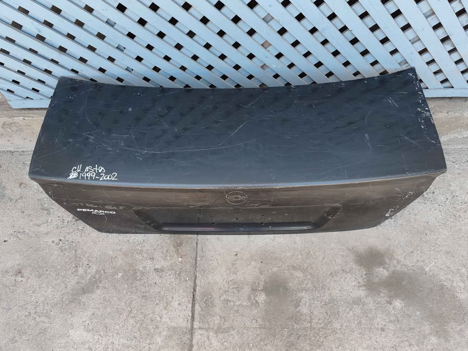 Tapa maleta Chevrolet Astra 1999 - 2002 - Imagen 2