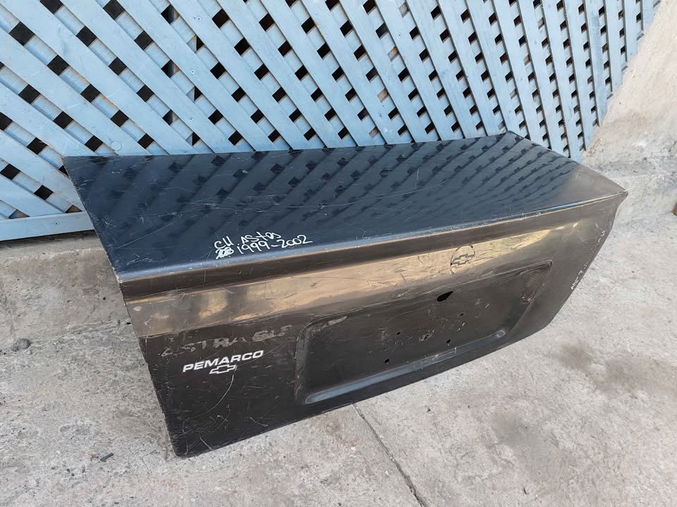 Tapa maleta Chevrolet Astra 1999 - 2002 - Imagen 3