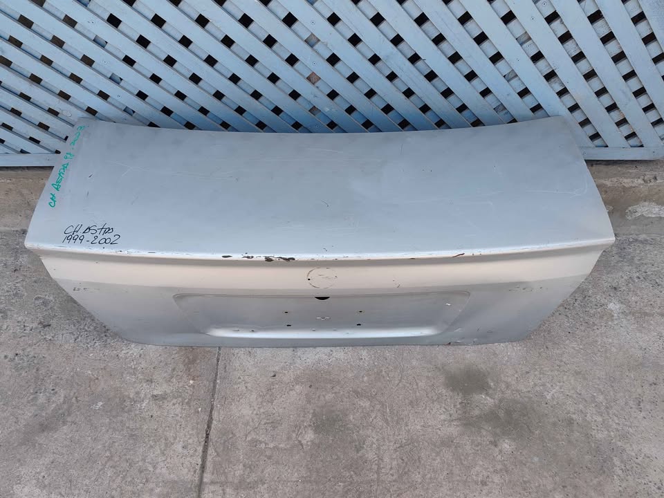 Tapa maleta Chevrolet Astra 1999 - 2003 - Imagen 2