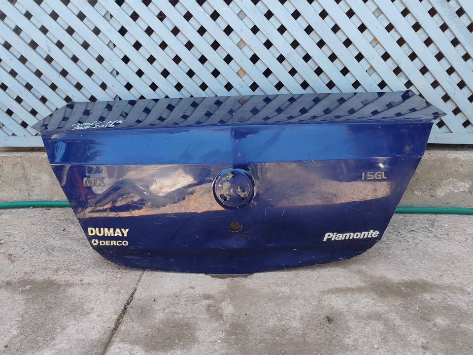 Tapa maleta Geely MK 2007 - 2013