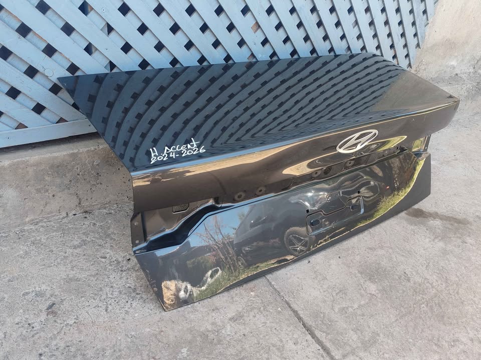 Tapa maleta Hyundai Accent 2024 - 2026 - Imagen 3