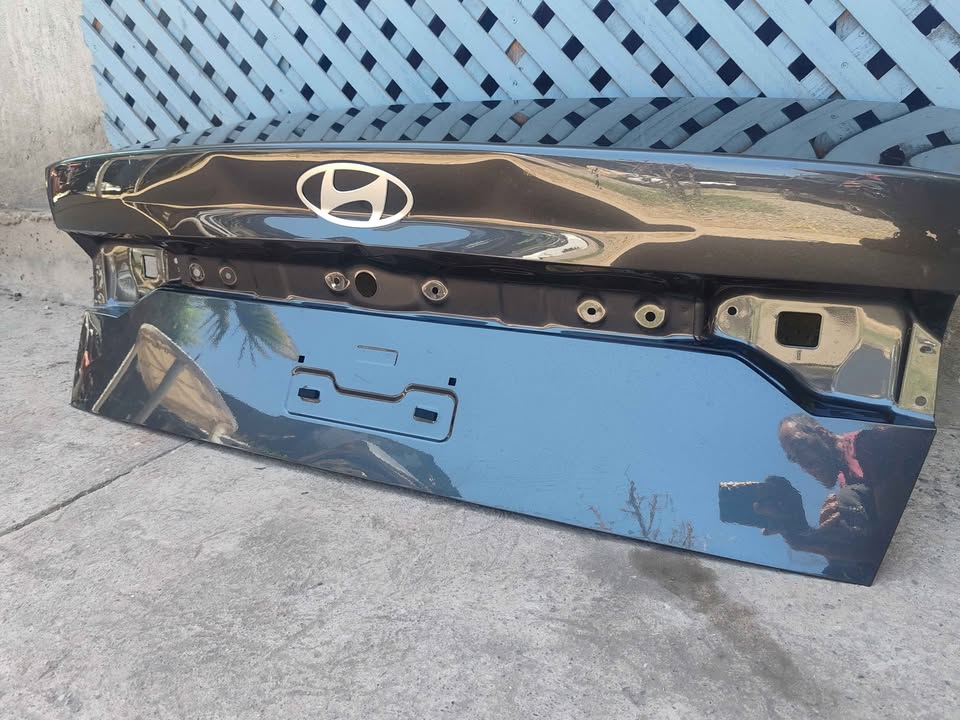 Tapa maleta Hyundai Accent 2024 - 2026 - Imagen 5