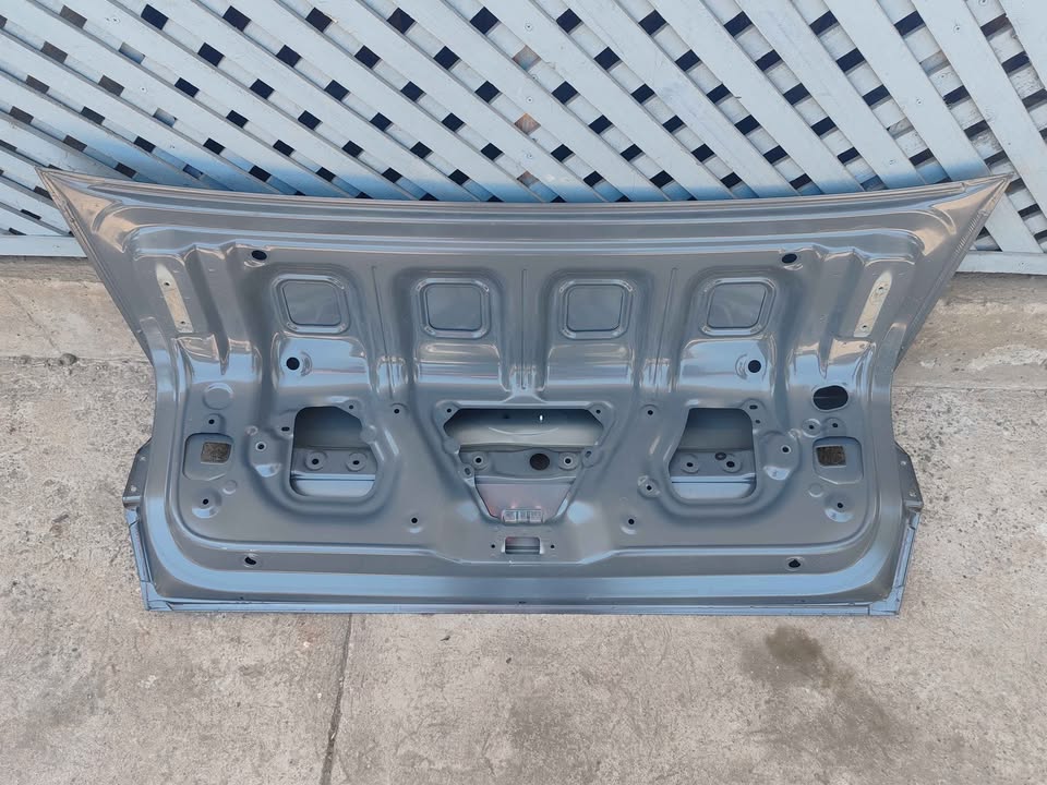 Tapa maleta Hyundai Accent 2024 - 2026 - Imagen 8