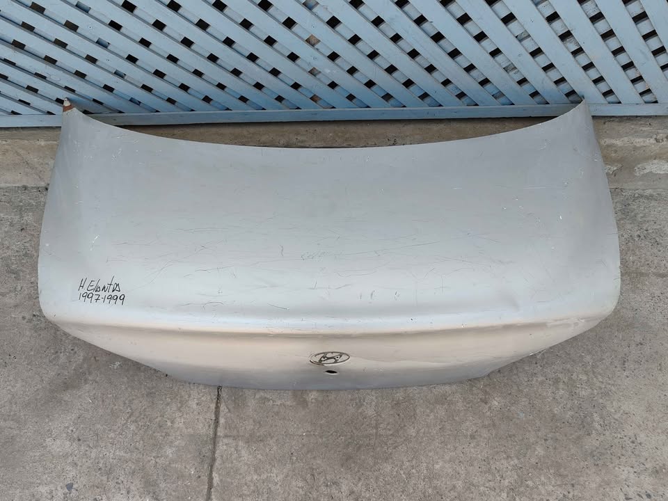 Tapa maleta Hyundai Elantra 1997 - 1999 - Imagen 2