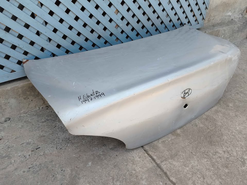Tapa maleta Hyundai Elantra 1997 - 1999 - Imagen 4