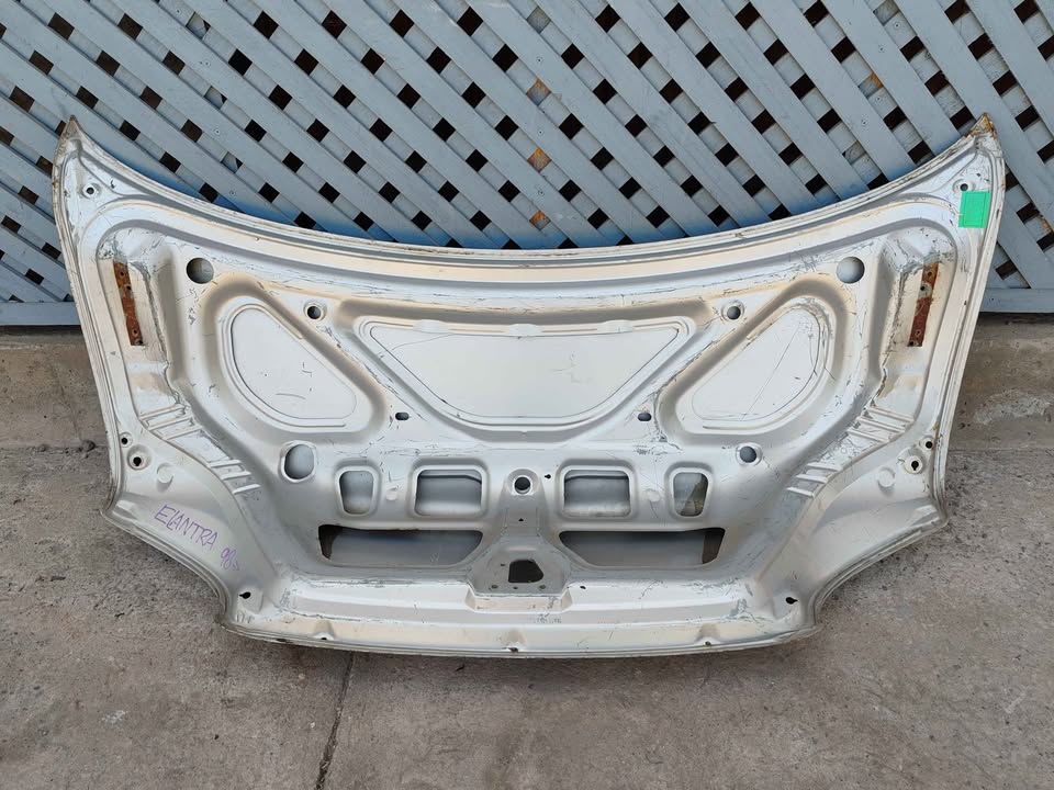 Tapa maleta Hyundai Elantra 1997 - 1999 - Imagen 8