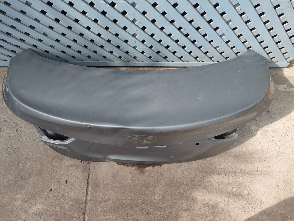 Tapa maleta Hyundai Elantra 2011 - 2014 - Imagen 3