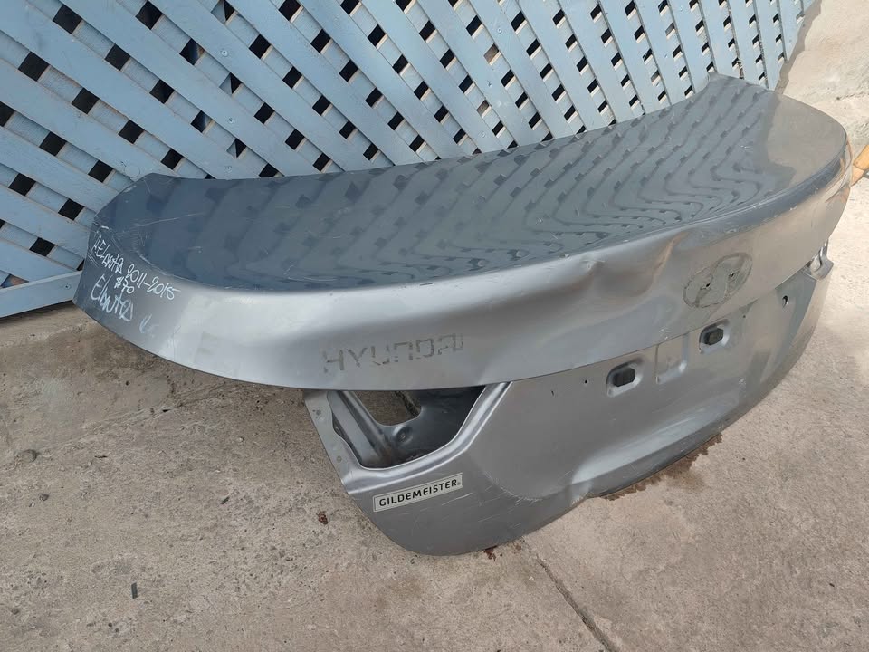 Tapa maleta Hyundai Elantra 2011 - 2014 - Imagen 4