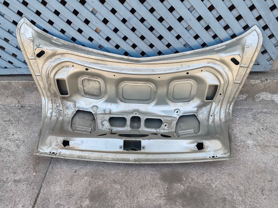 Tapa maleta Renault Megane 2 2007 - 2010 - Imagen 6