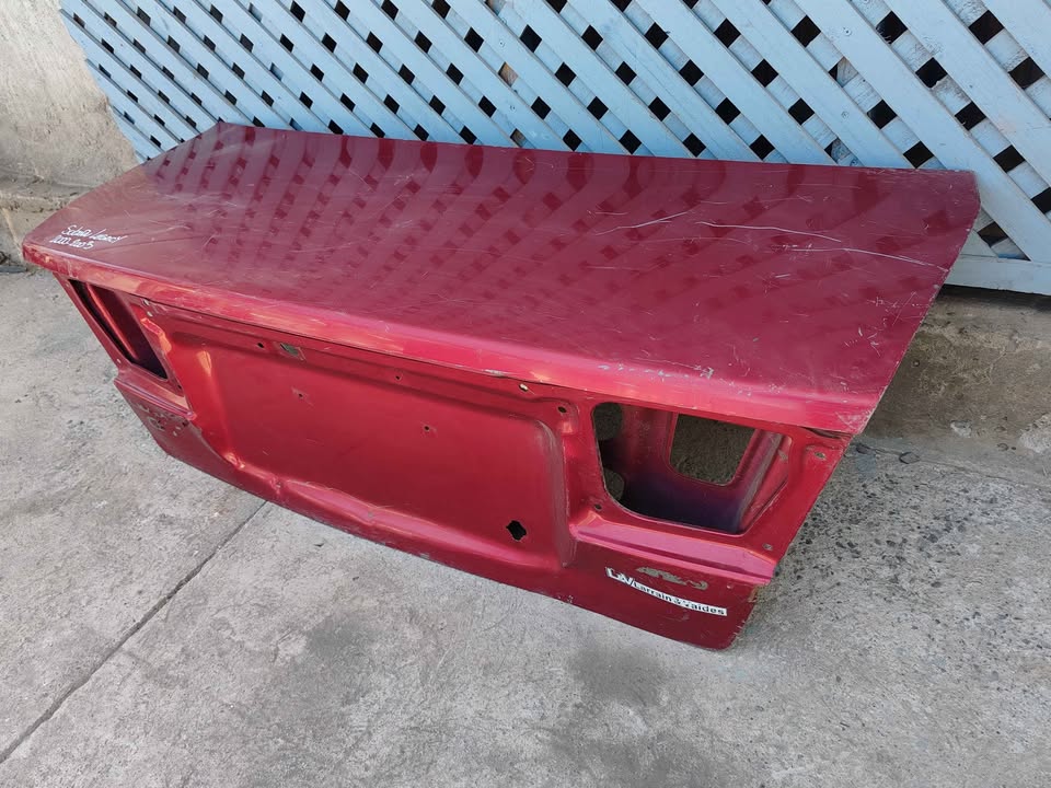 Tapa maleta Subaru Legacy 2000 - 2003 - Imagen 4