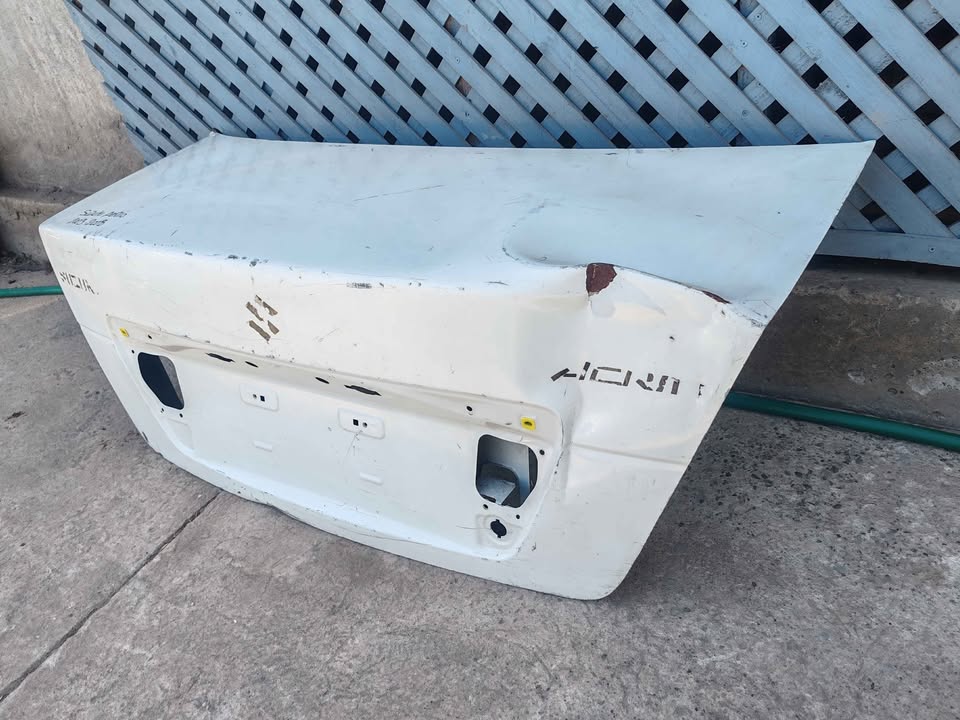 Tapa maleta Suzuki Aerio 2003 - 2008 - Imagen 3