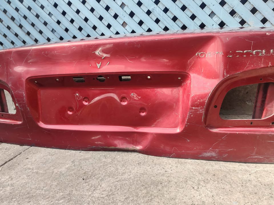 Tapa maleta Toyota Corolla 1998 - 2001 - Imagen 5