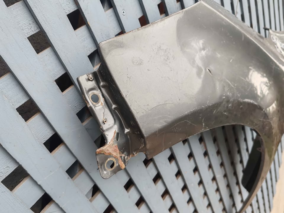 Tapabarro izquierdo Chevrolet Montana 2011 - 2017 - Imagen 6