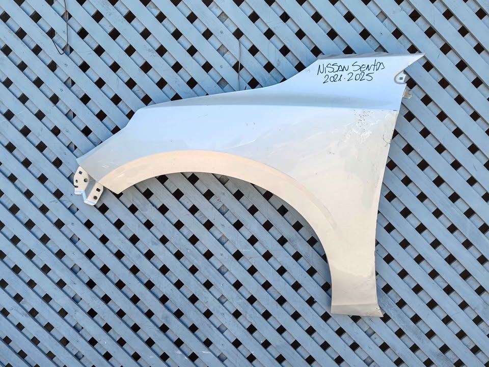 Tapabarro izquierdo Nissan Sentra 2021 - 2025