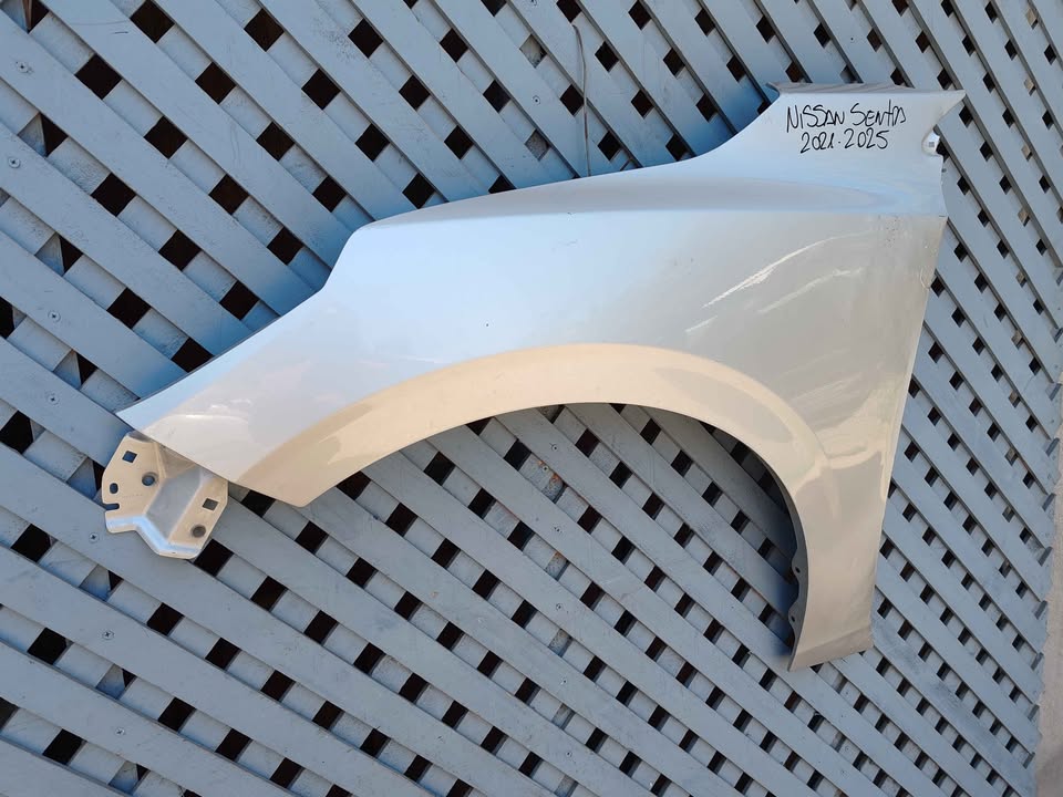 Tapabarro izquierdo Nissan Sentra 2021 - 2025 - Imagen 6
