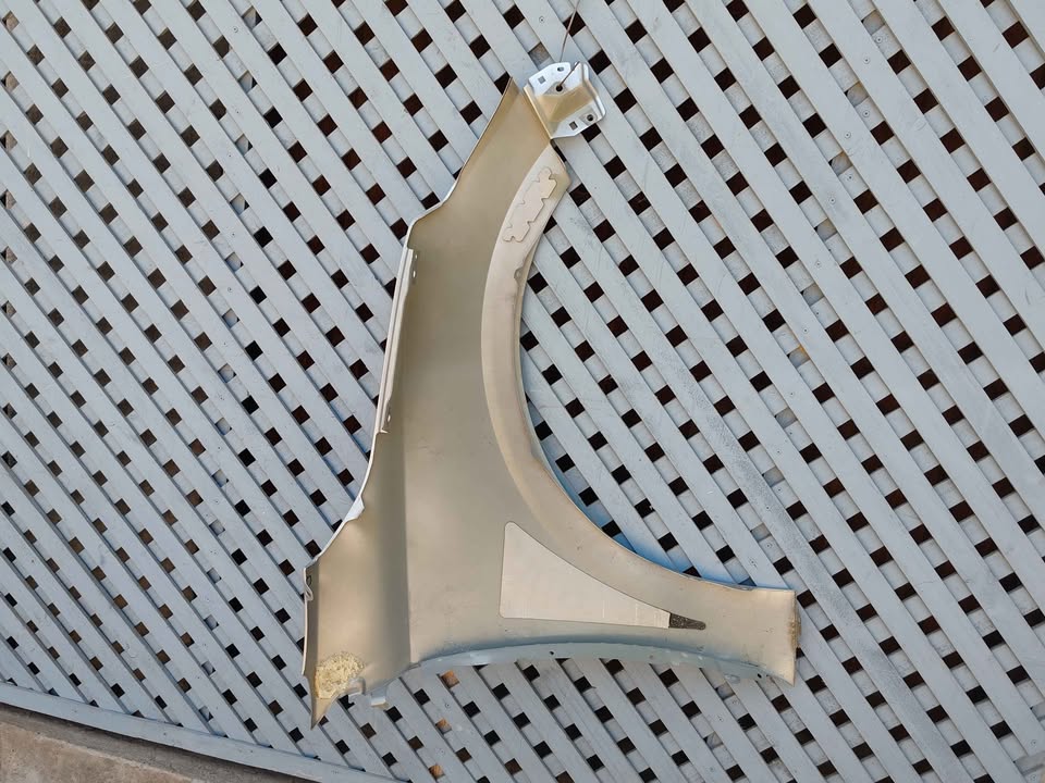 Tapabarro izquierdo Nissan Sentra 2021 - 2025 - Imagen 7