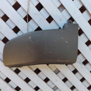 Moldura inferior izquierda de parachoque delantero Mahindra XUV 300 2019 - 2024