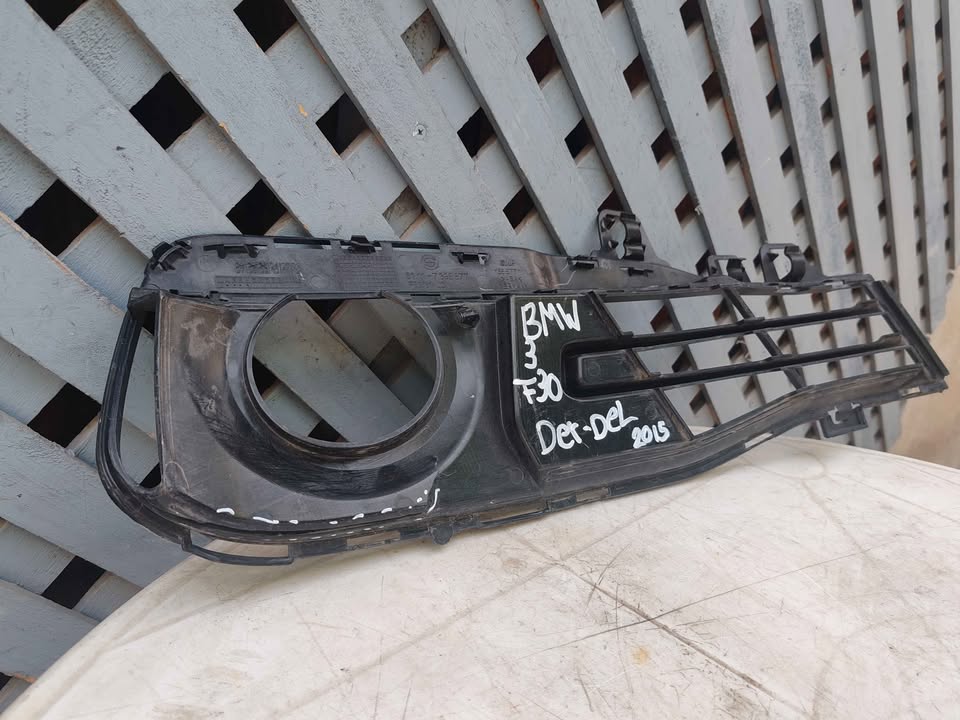 Tapa de neblinero derecha BMW F30 2015 - 2016 - Imagen 5