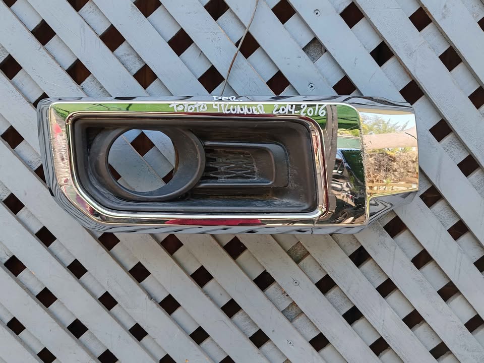 Tapa de neblinero derecho Toyota 4runner 2014 - 2016