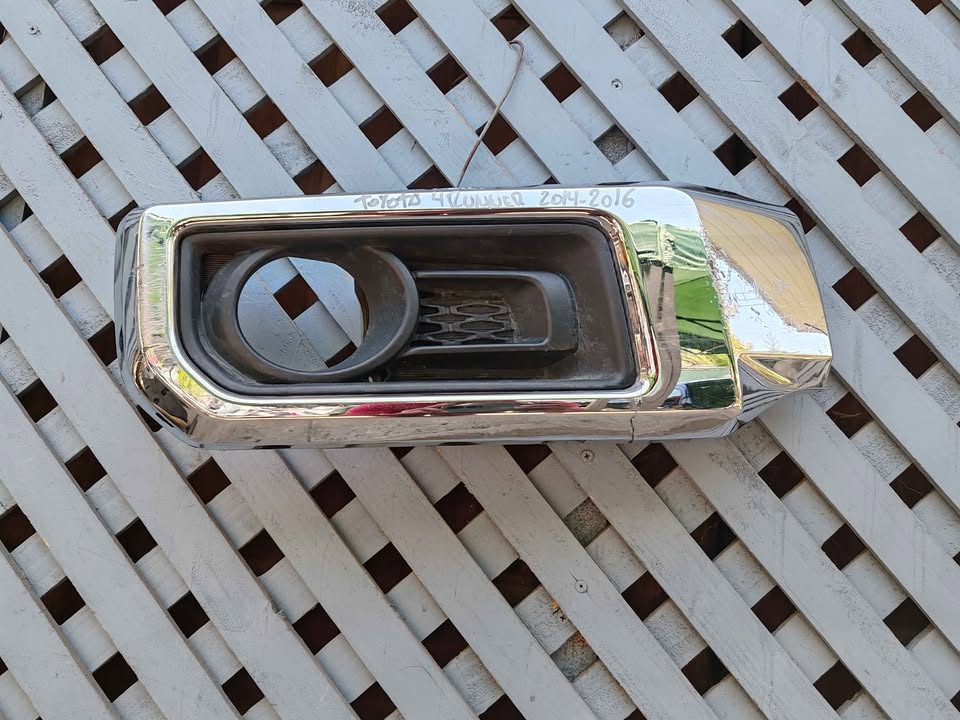 Tapa de neblinero derecho Toyota 4runner 2014 - 2016 - Imagen 7