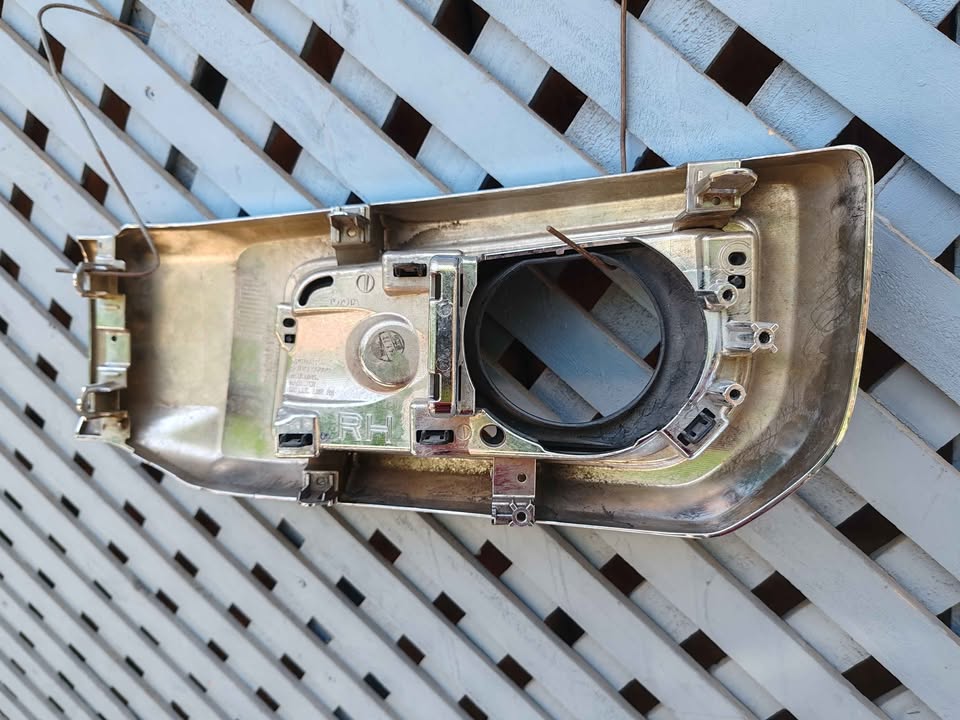 Tapa de neblinero derecho Toyota 4runner 2014 - 2016 - Imagen 9