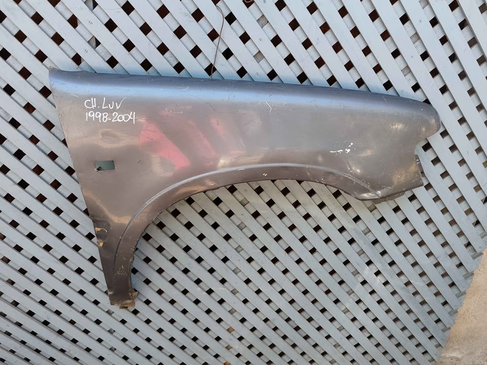 Tapabarro derecho Chevrolet Luv 1998 - 2004 - Imagen 2