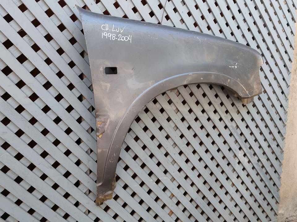 Tapabarro derecho Chevrolet Luv 1998 - 2004 - Imagen 3