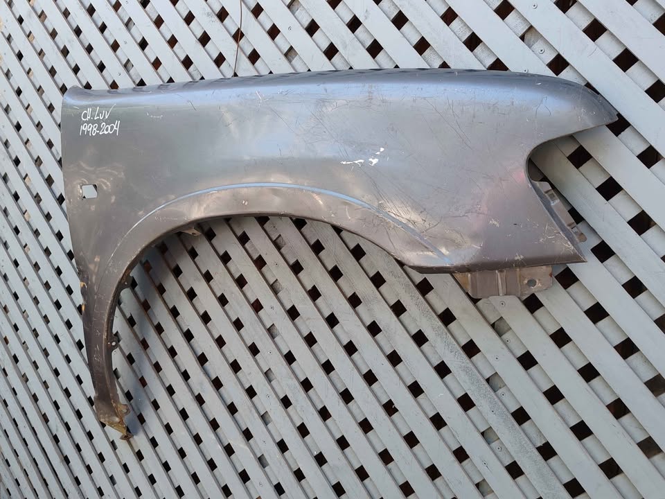 Tapabarro derecho Chevrolet Luv 1998 - 2004 - Imagen 6