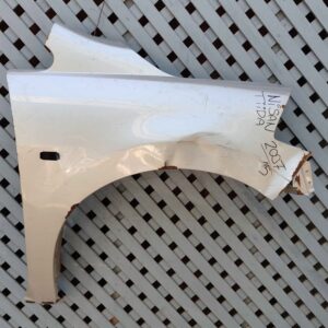 Tapabarro derecho Nissan Tiida 2007 - 2015