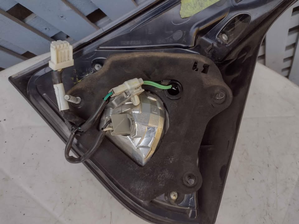 Foco trasero de portalón izquierdo Nissan Murano 2016 - 2022 - Imagen 7