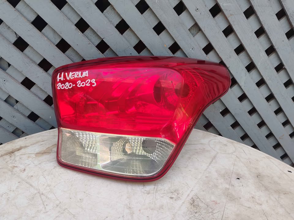 Foco trasero derecho Hyundai Verna 2020 - 2023