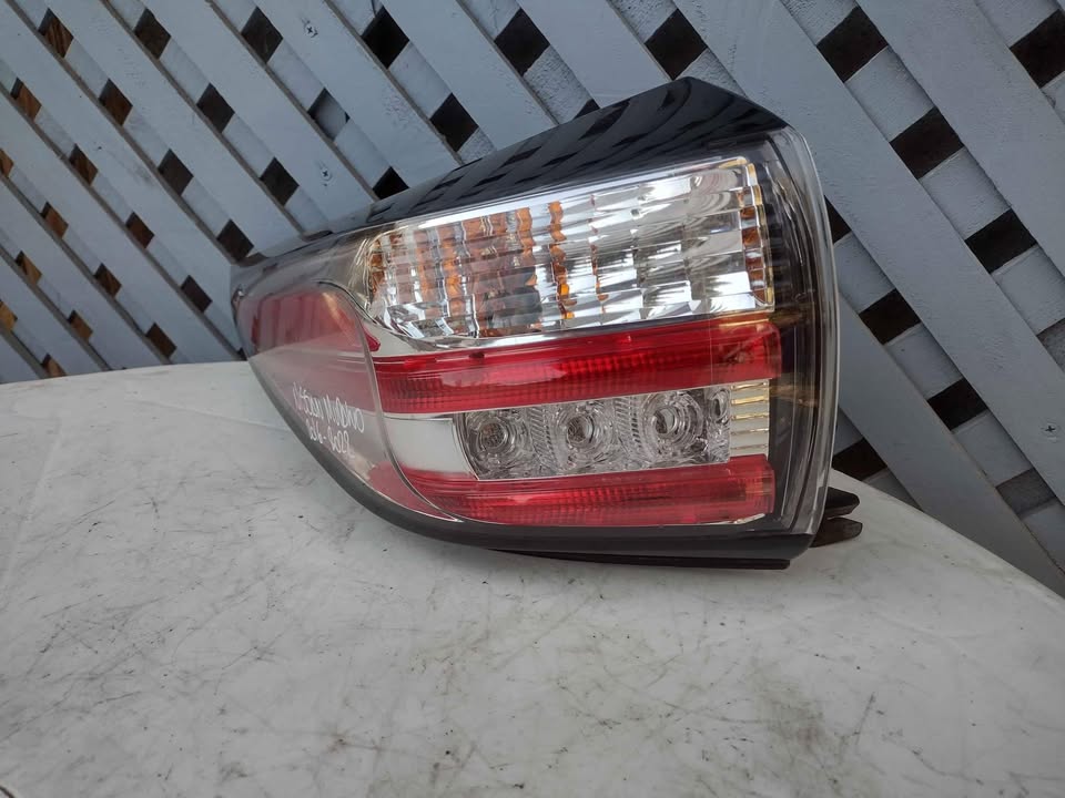 Foco trasero derecho Nissan Murano 2016 - 2022 - Imagen 2