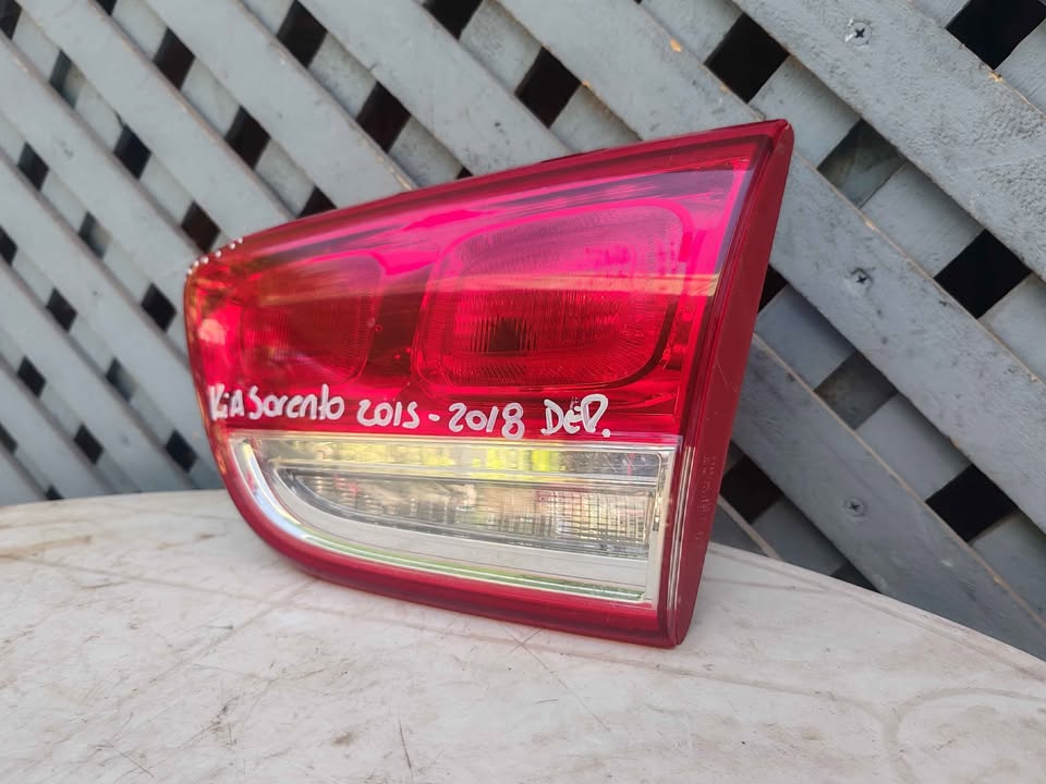 Foco trasero derecho de portalón Kia Sorento 2015 - 2018 - Imagen 3