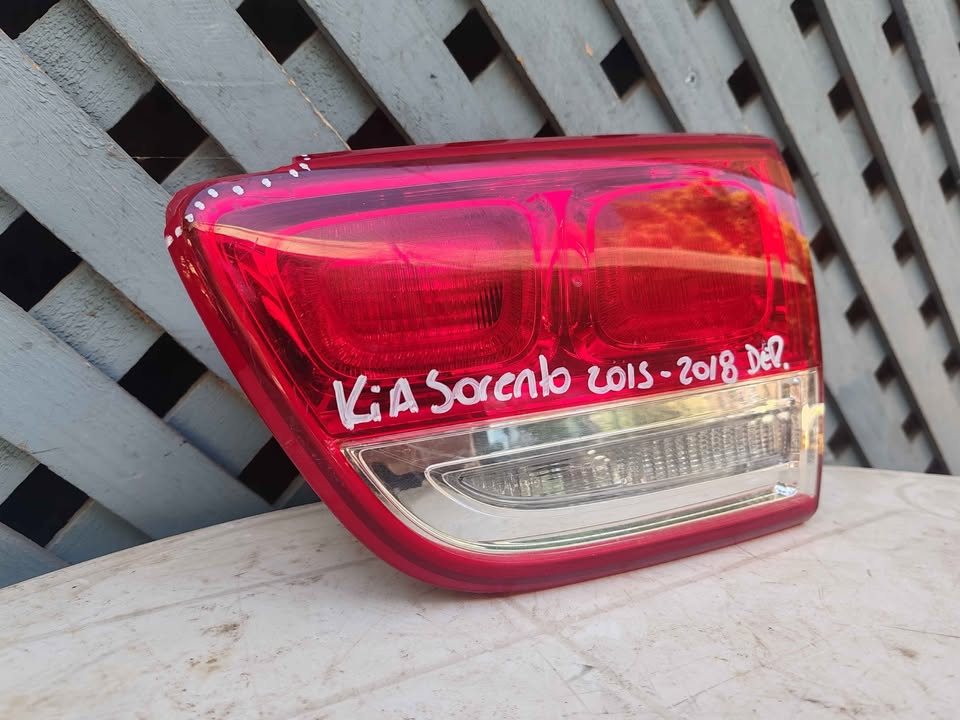 Foco trasero derecho de portalón Kia Sorento 2015 - 2018 - Imagen 4