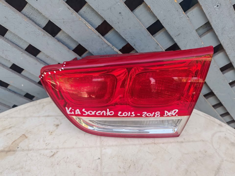 Foco trasero derecho de portalón Kia Sorento 2015 - 2018 - Imagen 5
