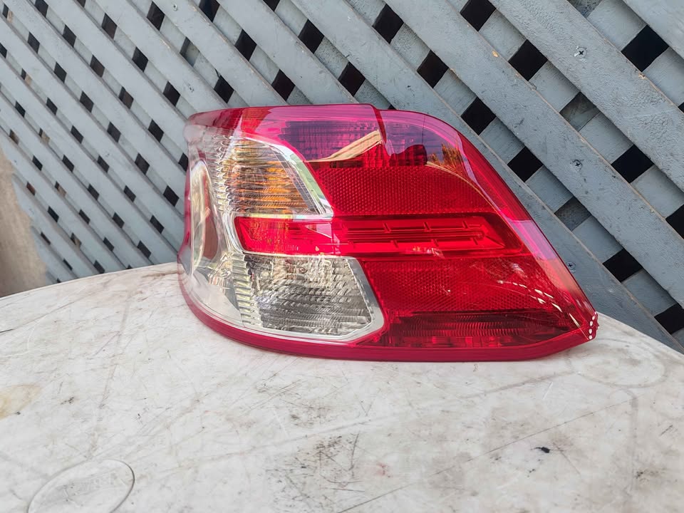 Foco trasero izquierdo Peugeot 301 2013 - 2017 - Imagen 3