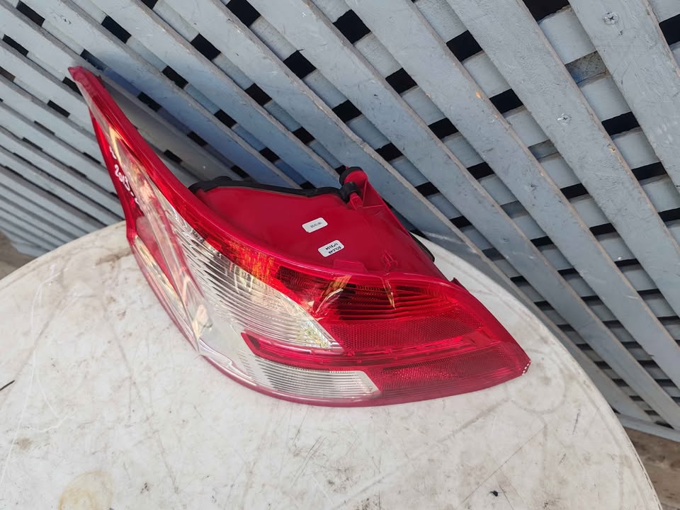 Foco trasero izquierdo Peugeot 301 2013 - 2017 - Imagen 5