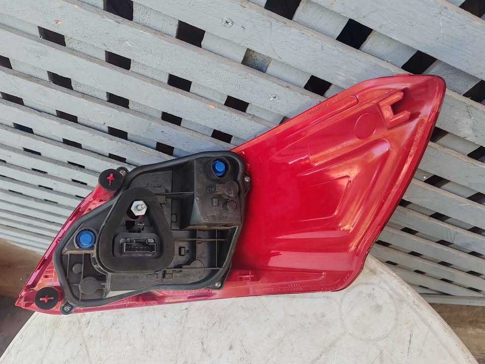 Foco trasero izquierdo Peugeot 301 2013 - 2017 - Imagen 8