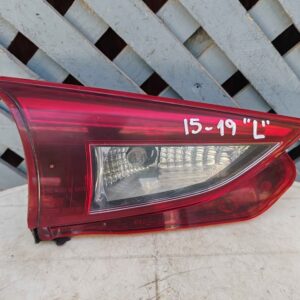 Foco trasero izquierdo de portalón Mazda 3 2015 - 2019