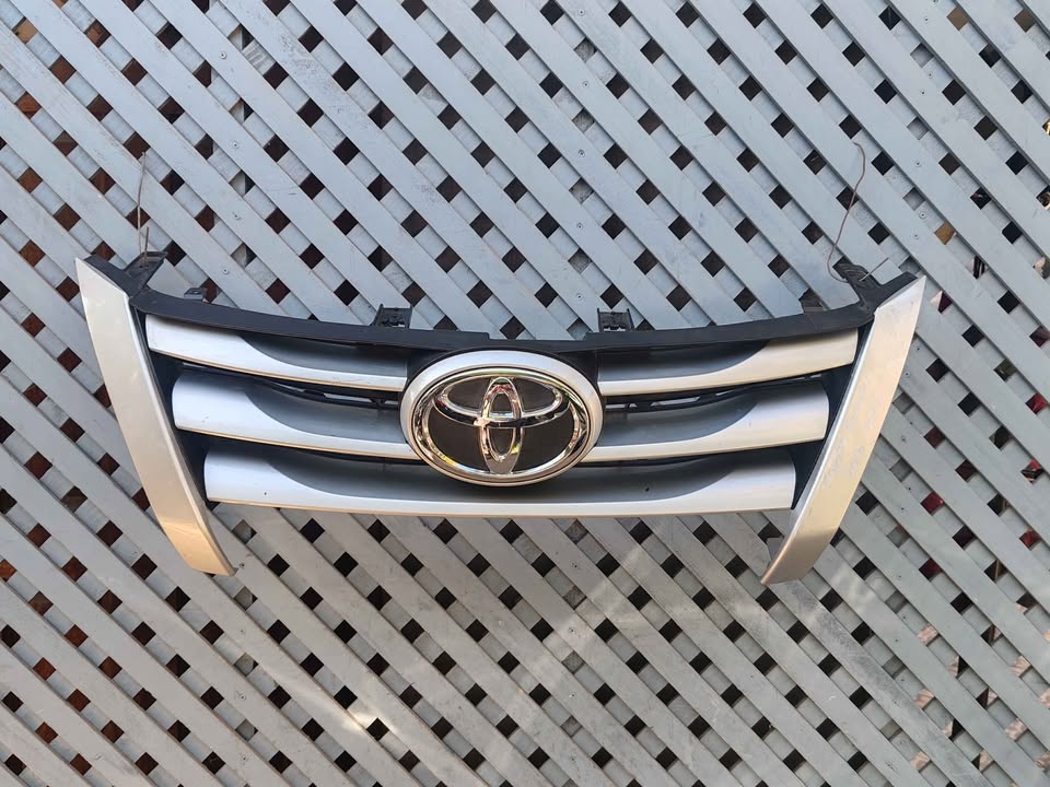 Máscara Toyota Fortuner 2016 - 2021