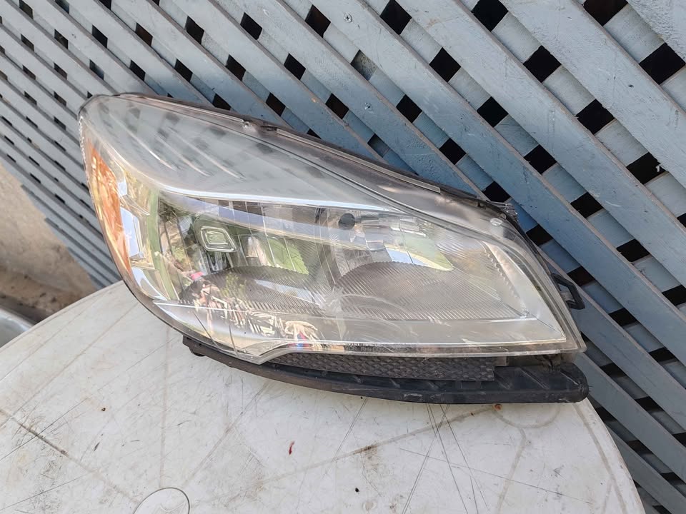 Óptico derecho Ford Escape 2013 - 2016 - Imagen 3