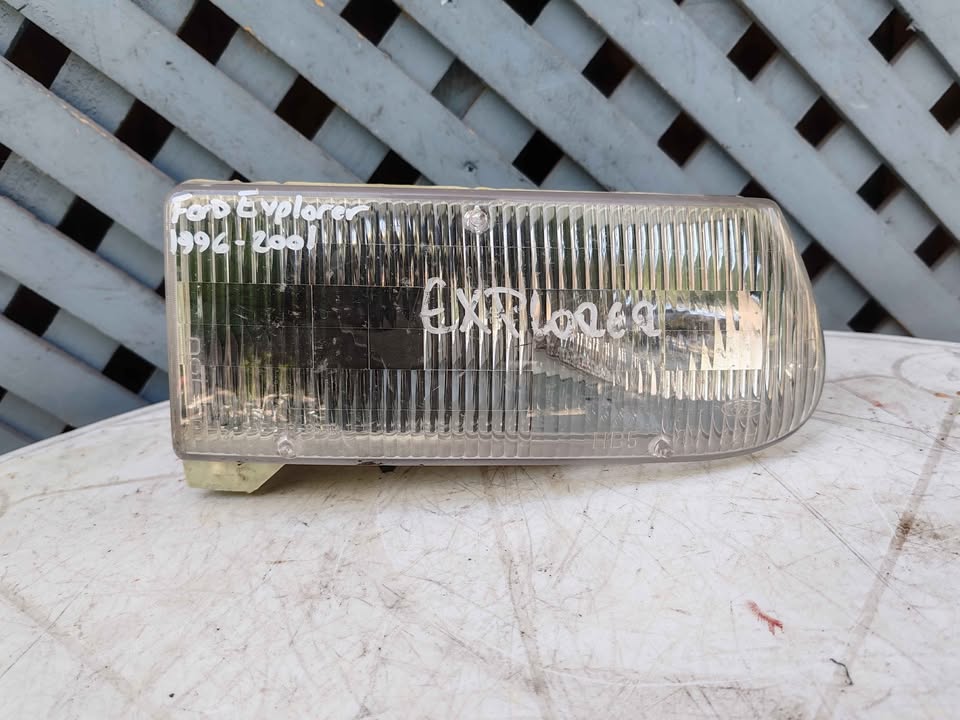 Óptico derecho Ford Explorer 1996 - 2001