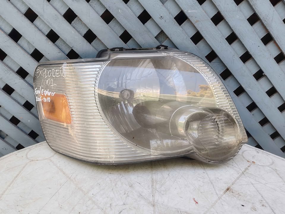 Óptico derecho Ford Explorer 2006 - 2010
