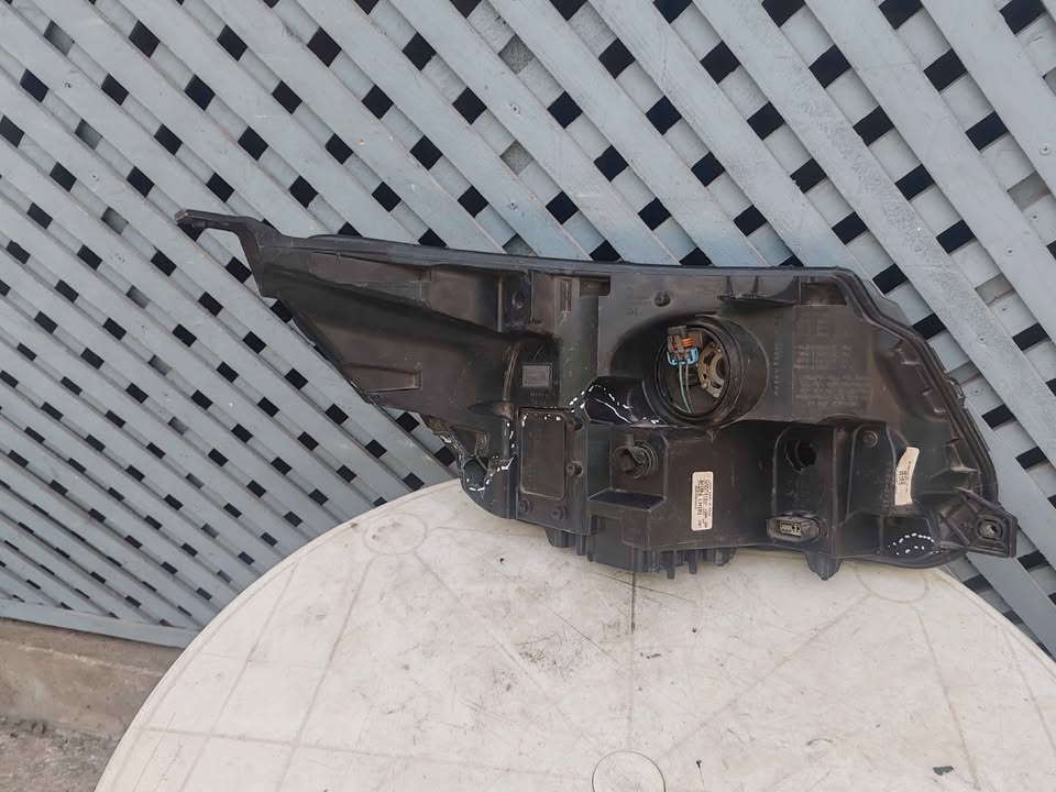 Óptico derecho Ford Explorer 2016 - 2020 - Imagen 10