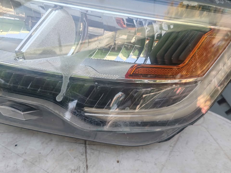 Óptico derecho Ford Explorer 2016 - 2020 - Imagen 4